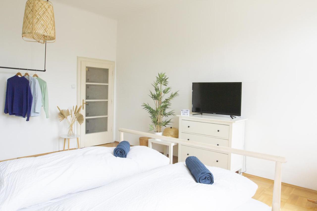 Sunny Apartment Near Belvedere Castle Vienna Exterior photo
