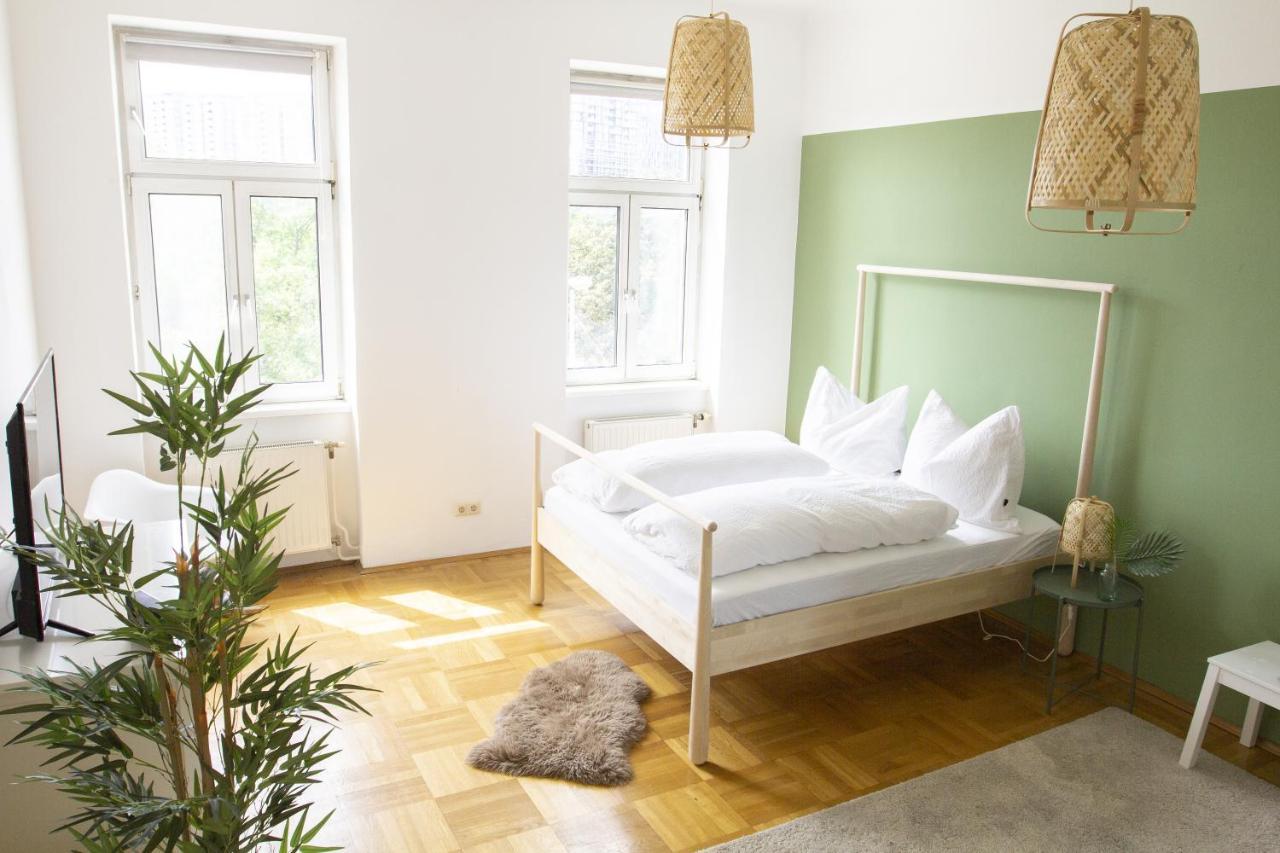 Sunny Apartment Near Belvedere Castle Vienna Exterior photo