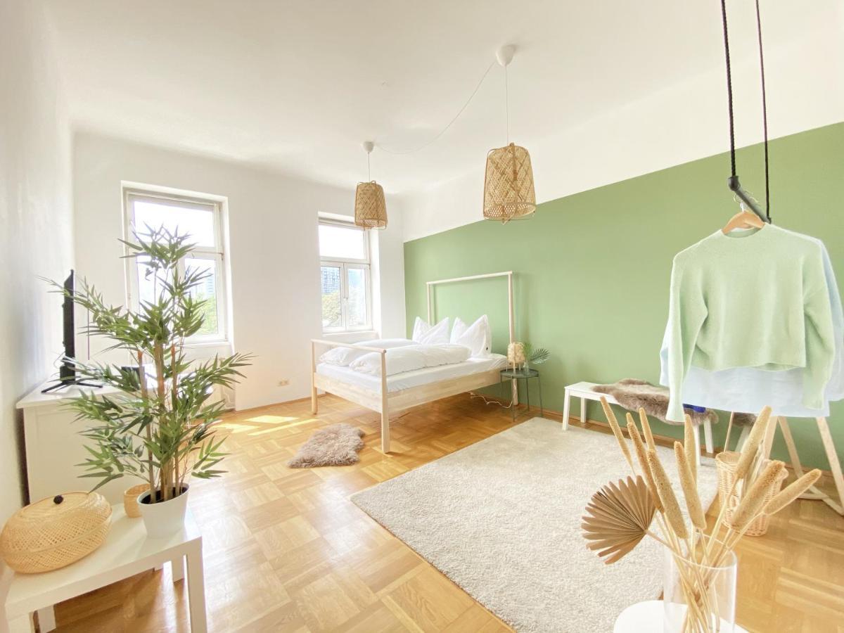 Sunny Apartment Near Belvedere Castle Vienna Exterior photo