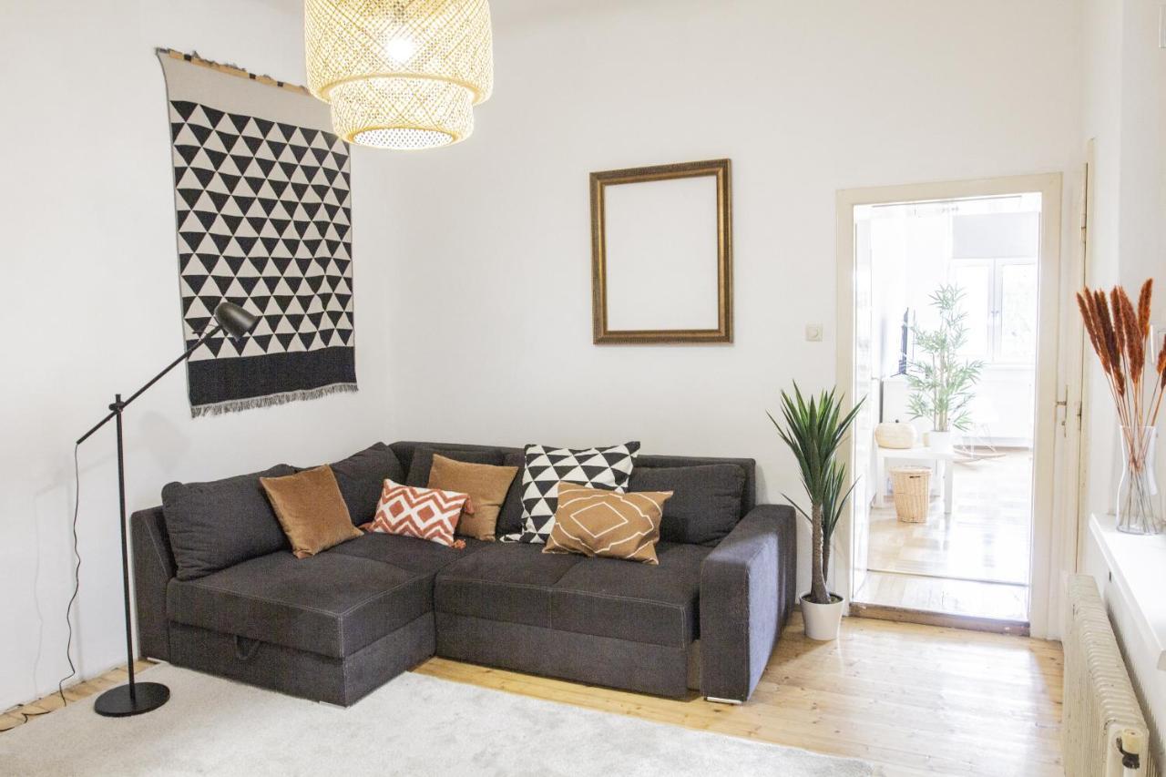 Sunny Apartment Near Belvedere Castle Vienna Exterior photo