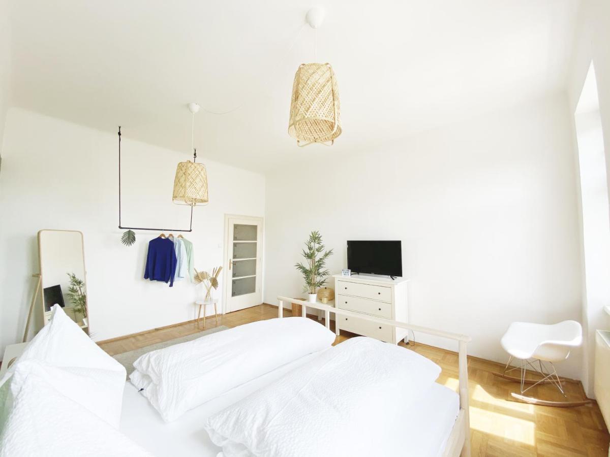 Sunny Apartment Near Belvedere Castle Vienna Exterior photo
